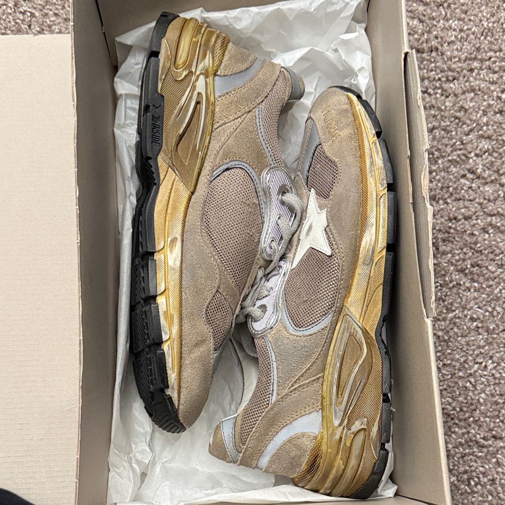 Golden goose running dad sneaker